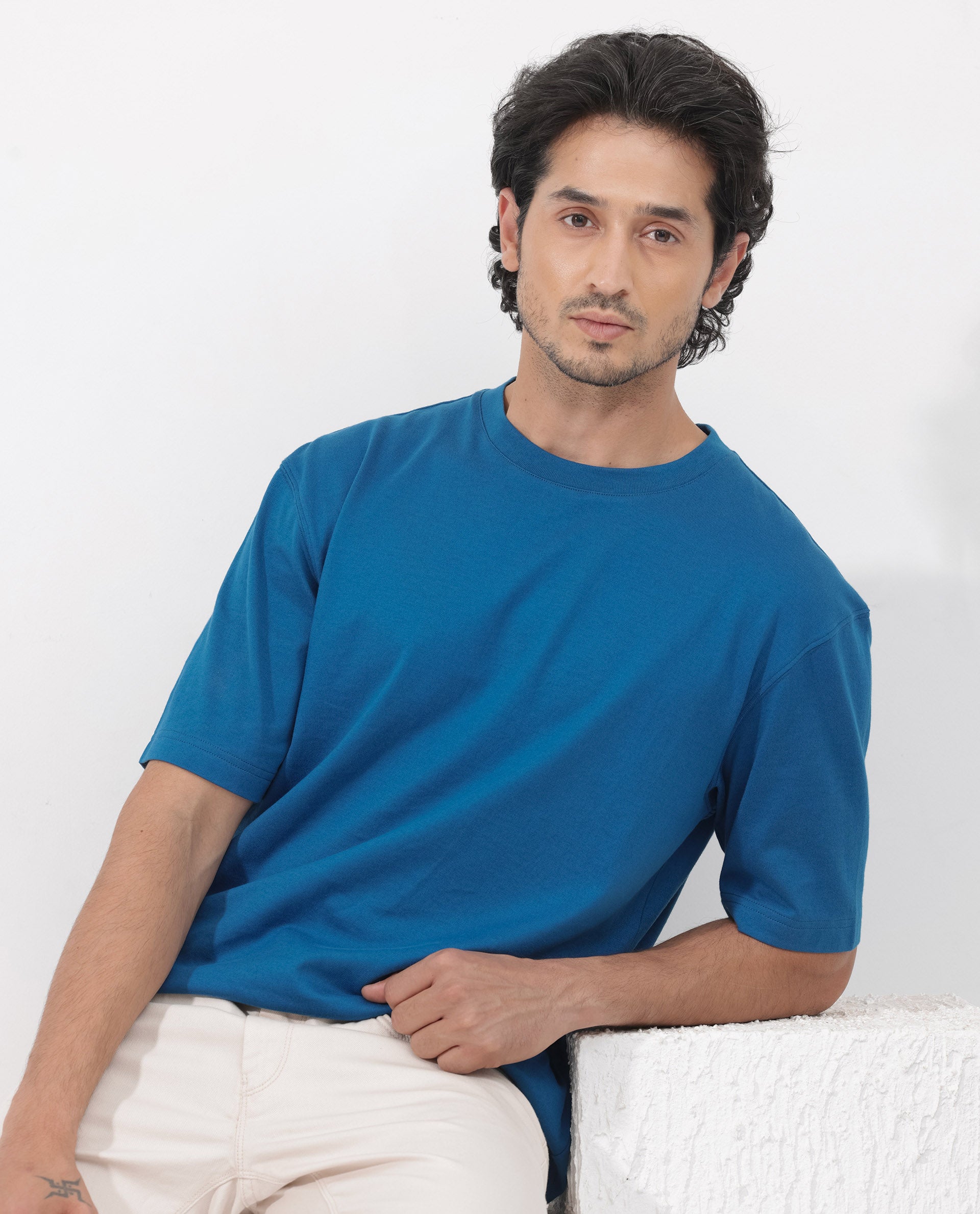 Rare Rabbit Men's Gallos Blue Short Sleeve Oversized Solid T-Shirt