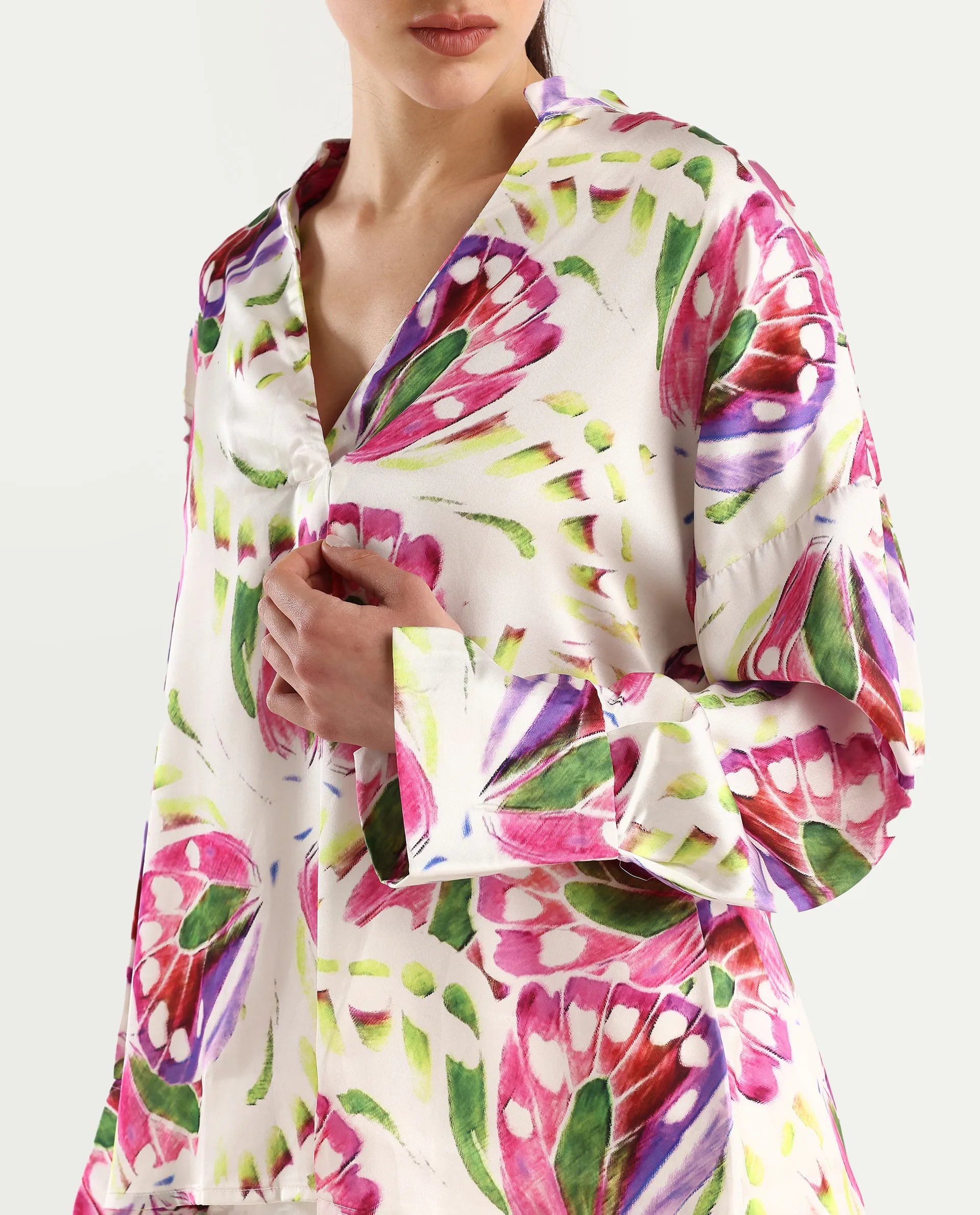 Rareism Women's Gunay Multi Polyester Polyester V-Neck Abstract Print Cuffed Sleeve Regular Fit Top