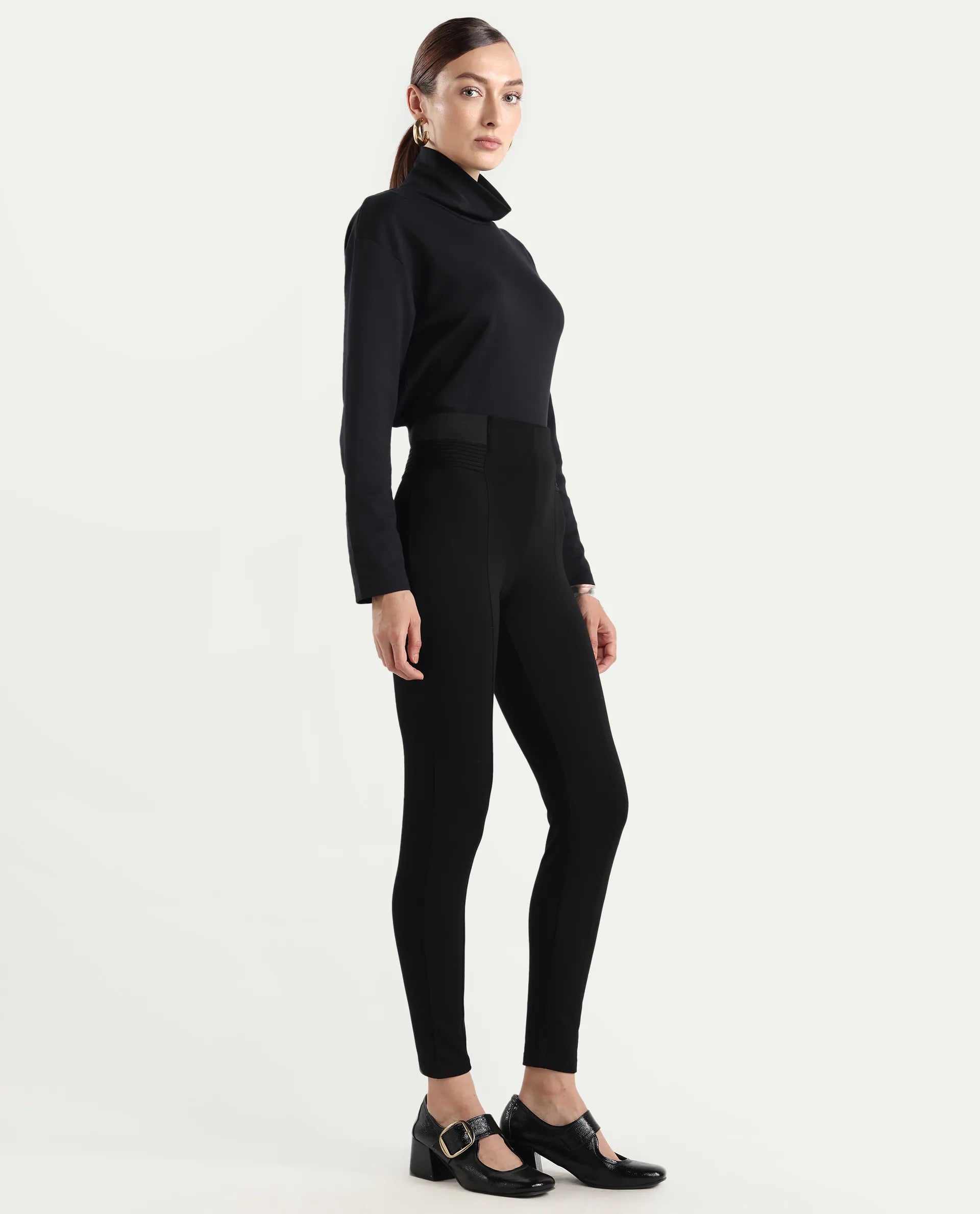 Rareism Women's Jancuro Black Viscose Blend Skinny Fit Plain Trouser