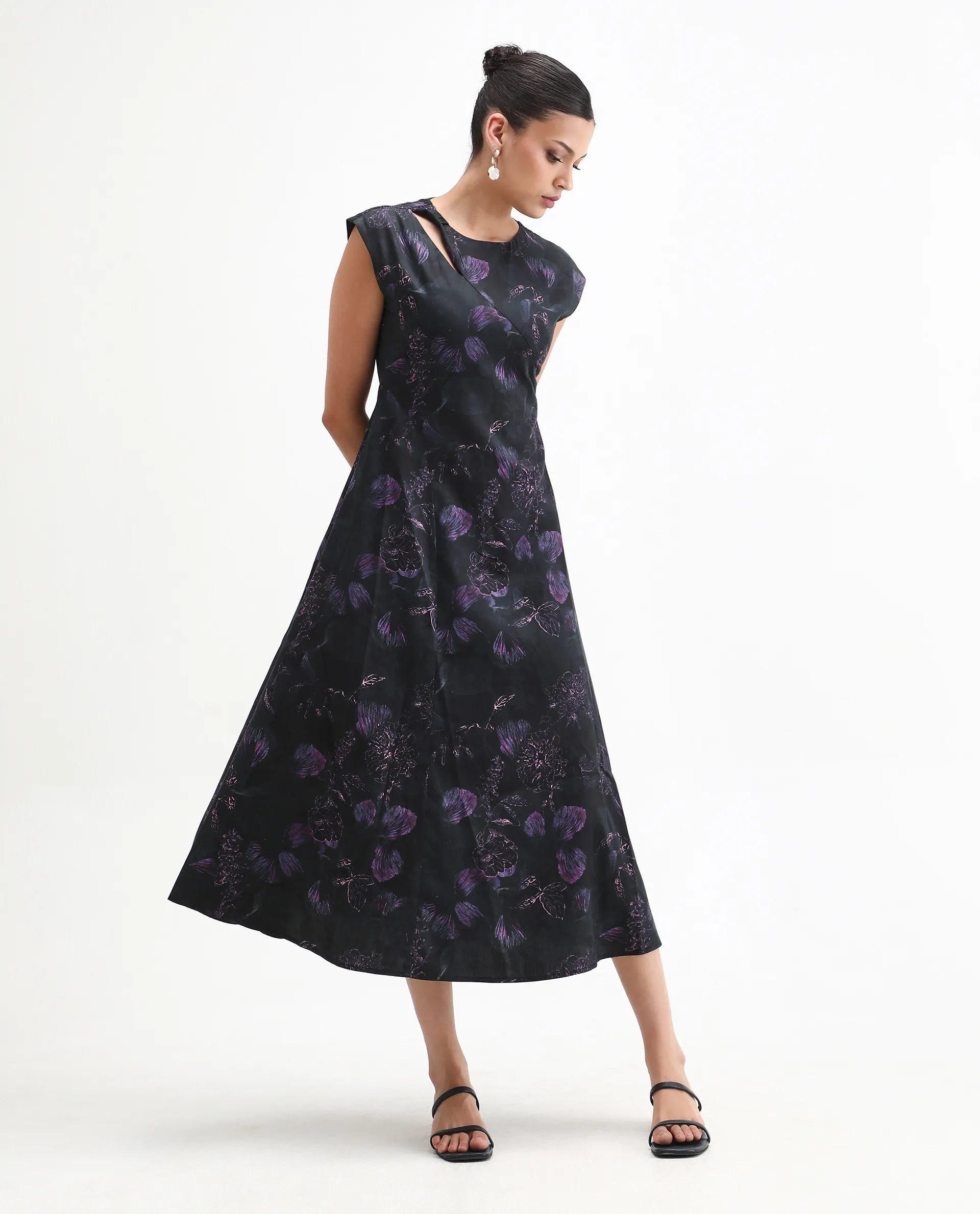 Rareism Women's Jetro Black Cotton Blend Round Neck Fit And Flare Floral Print Dress