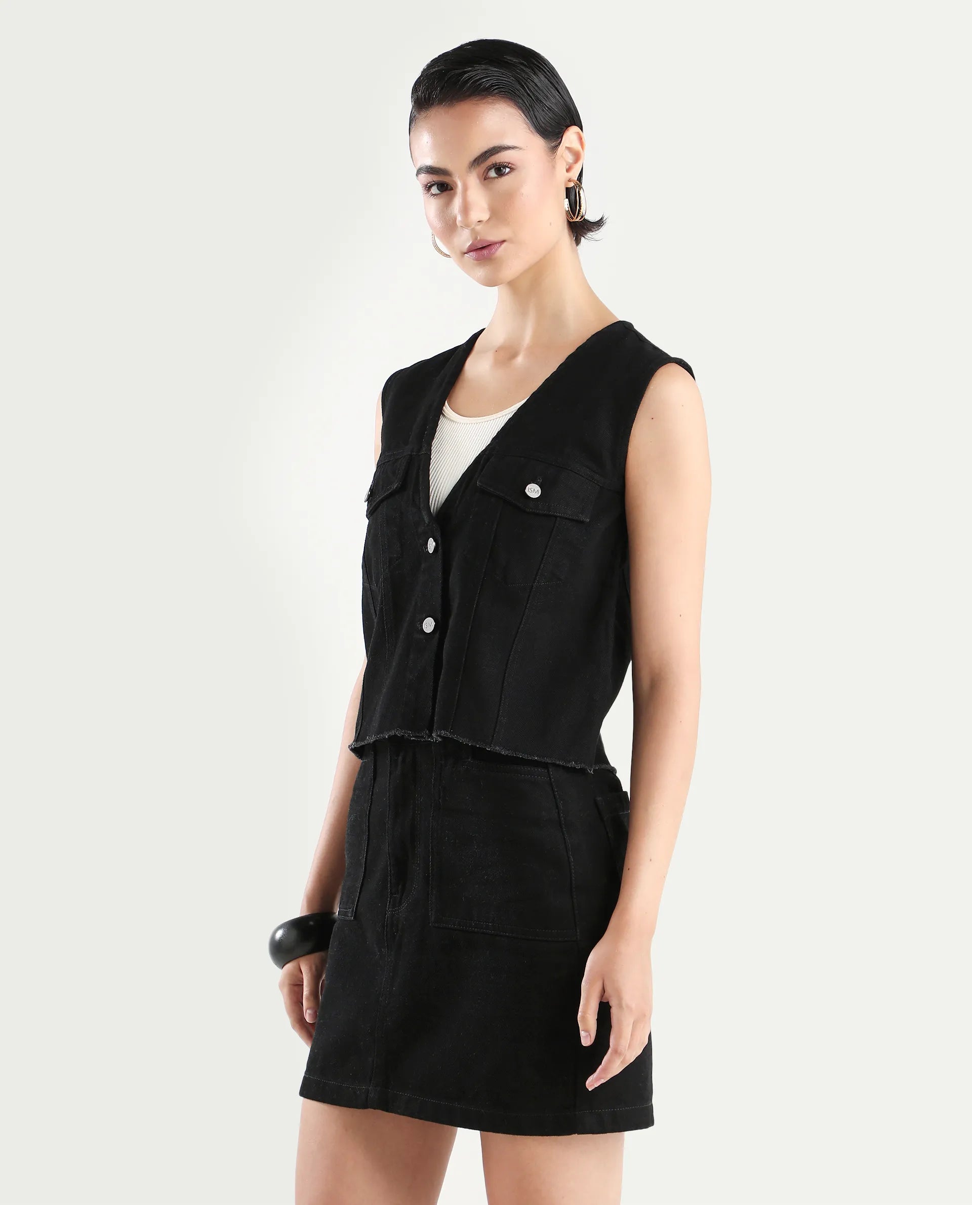 Rareism Women's Laze Black Cotton V-Neck Plain Sleeveless Crop Regular Fit Jacket