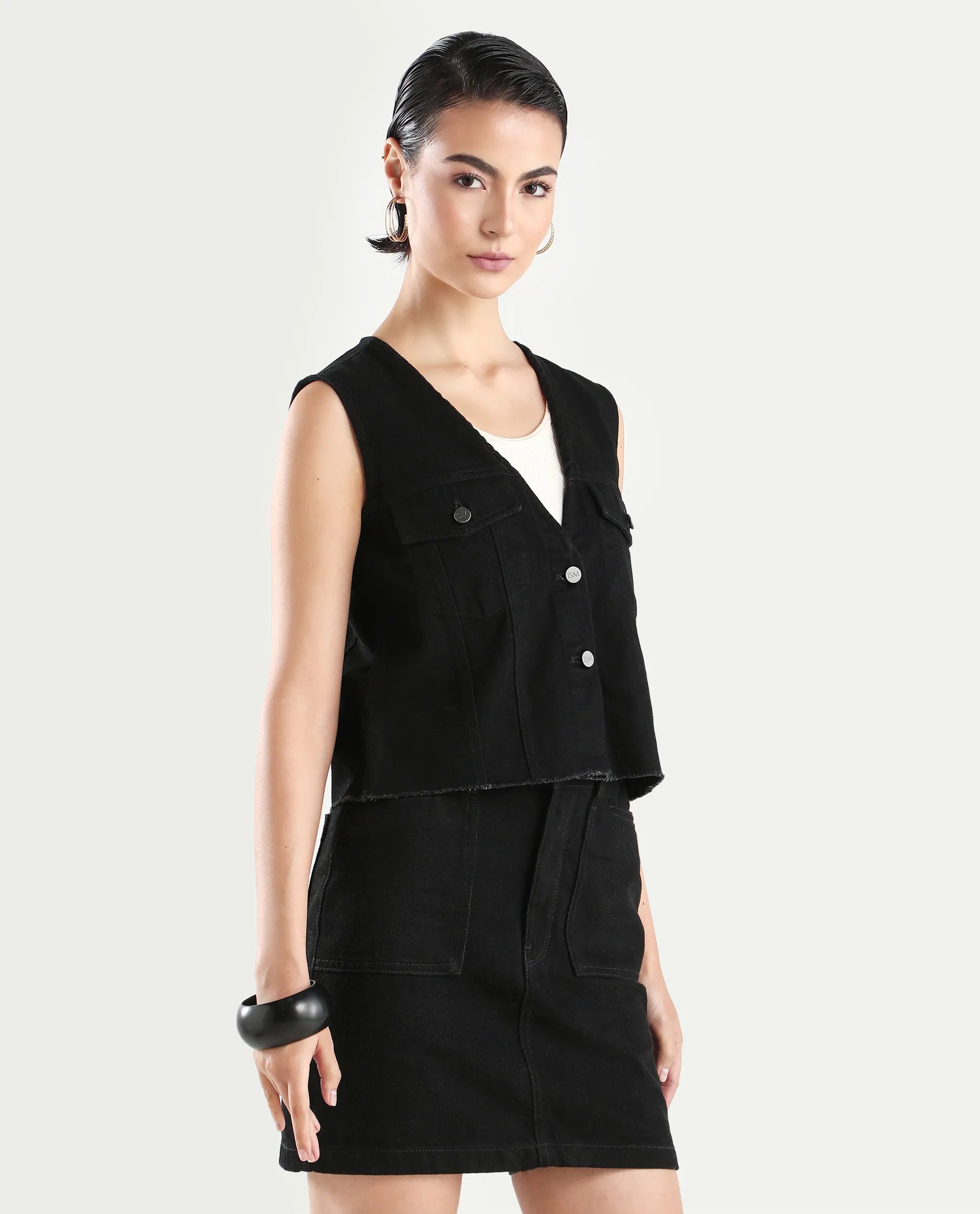 Rareism Women's Laze Black Cotton V-Neck Plain Sleeveless Crop Regular Fit Jacket