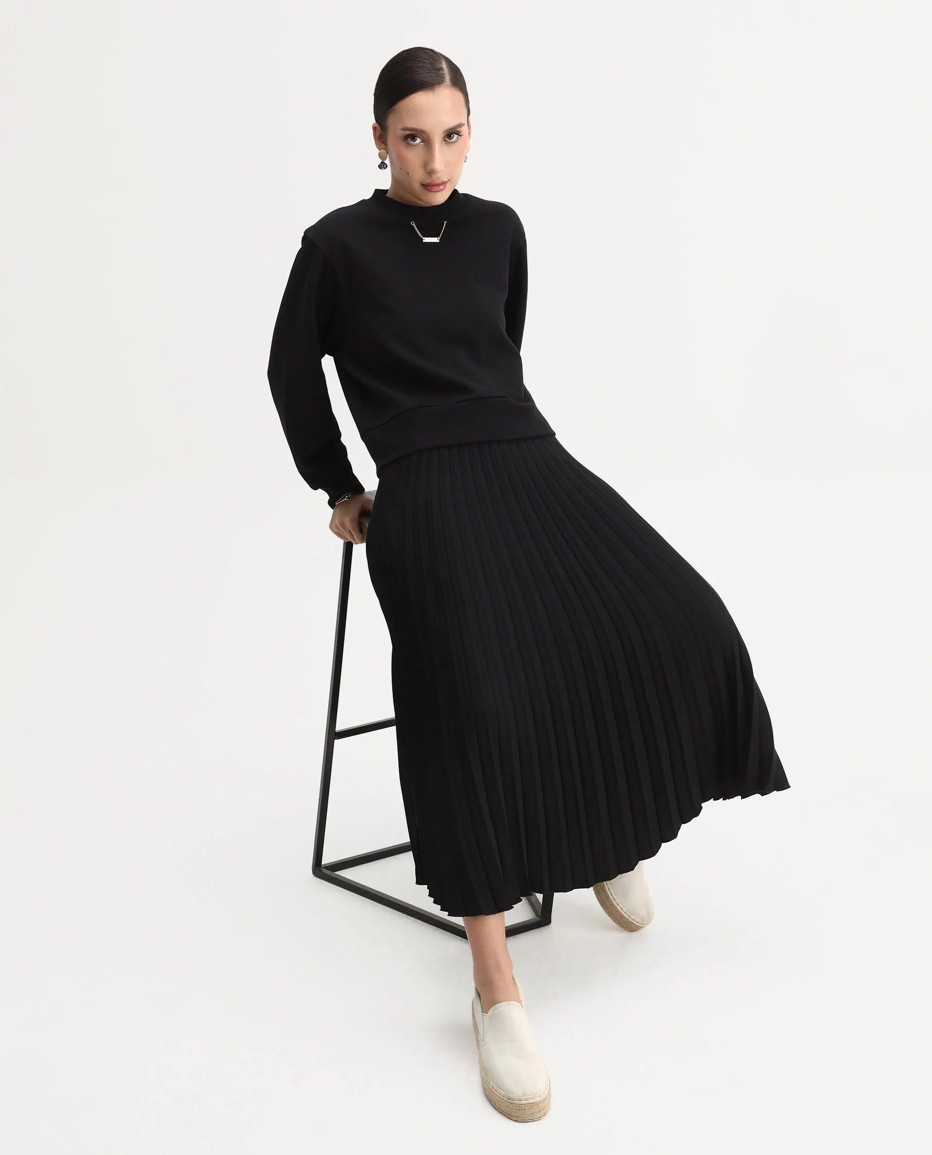 Rareism Women's Naz Black Cotton Blend Fabric Crew Neck Relaxed Fit Printed Sweatshirt