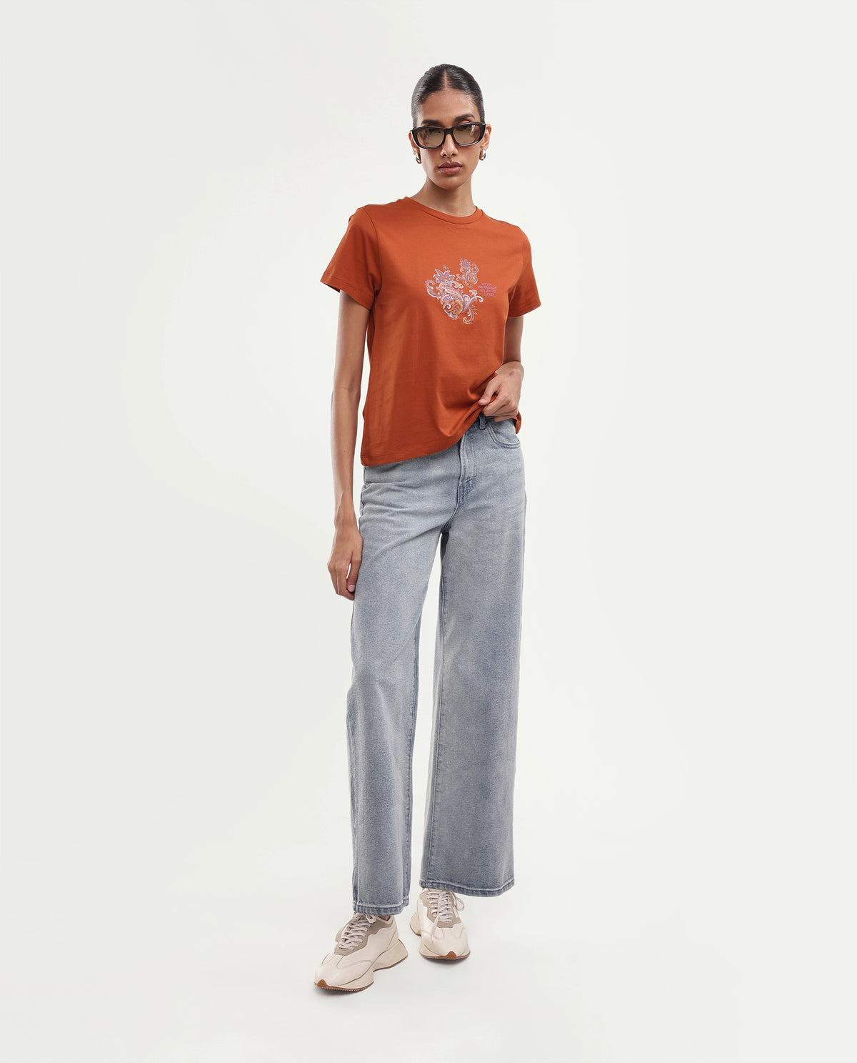 Rareism Women's Ronelps Rust Cotton Crew Neck Regular Paisley T-Shirt