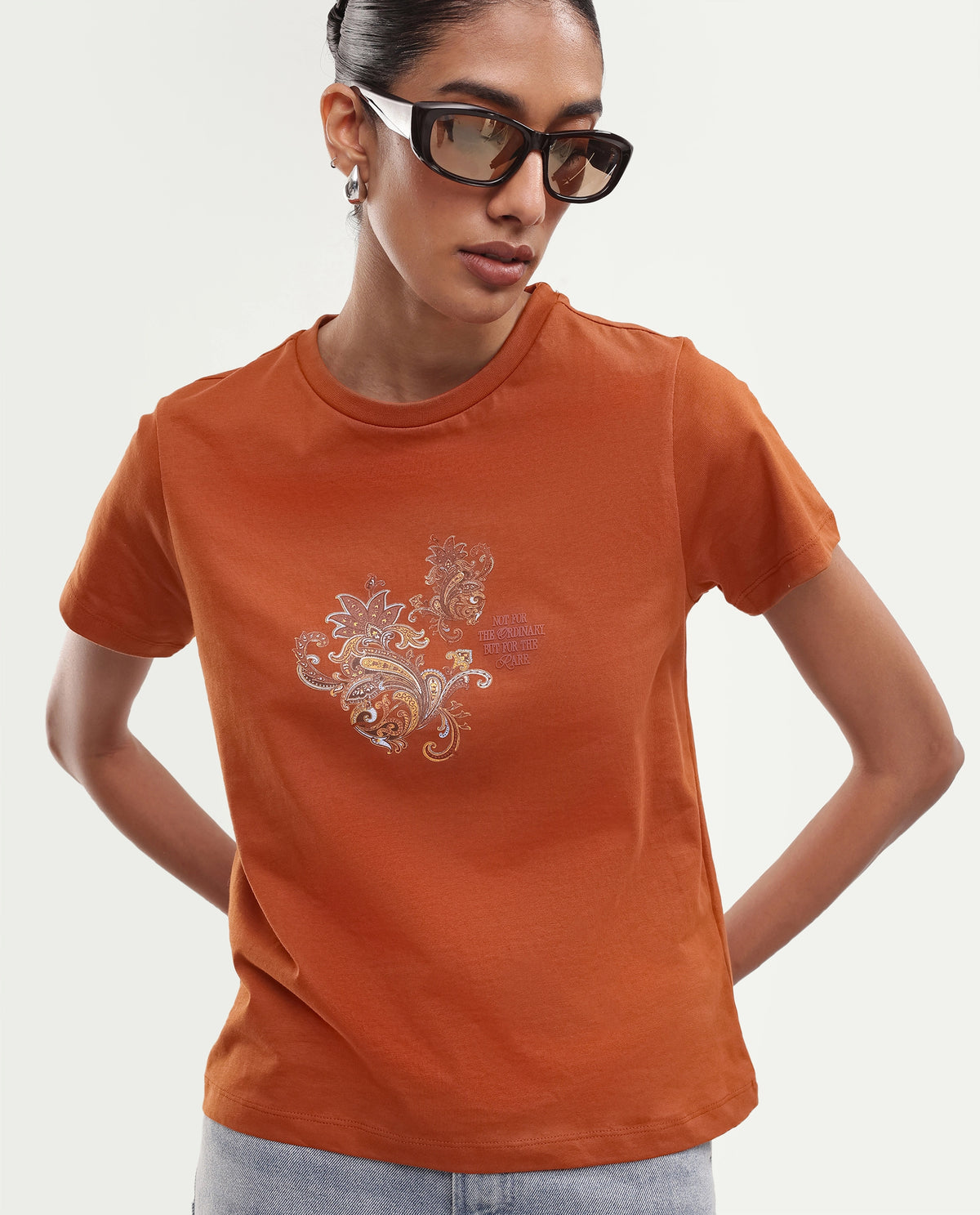 Rareism Women's Ronelps Rust Cotton Crew Neck Regular Paisley T-Shirt