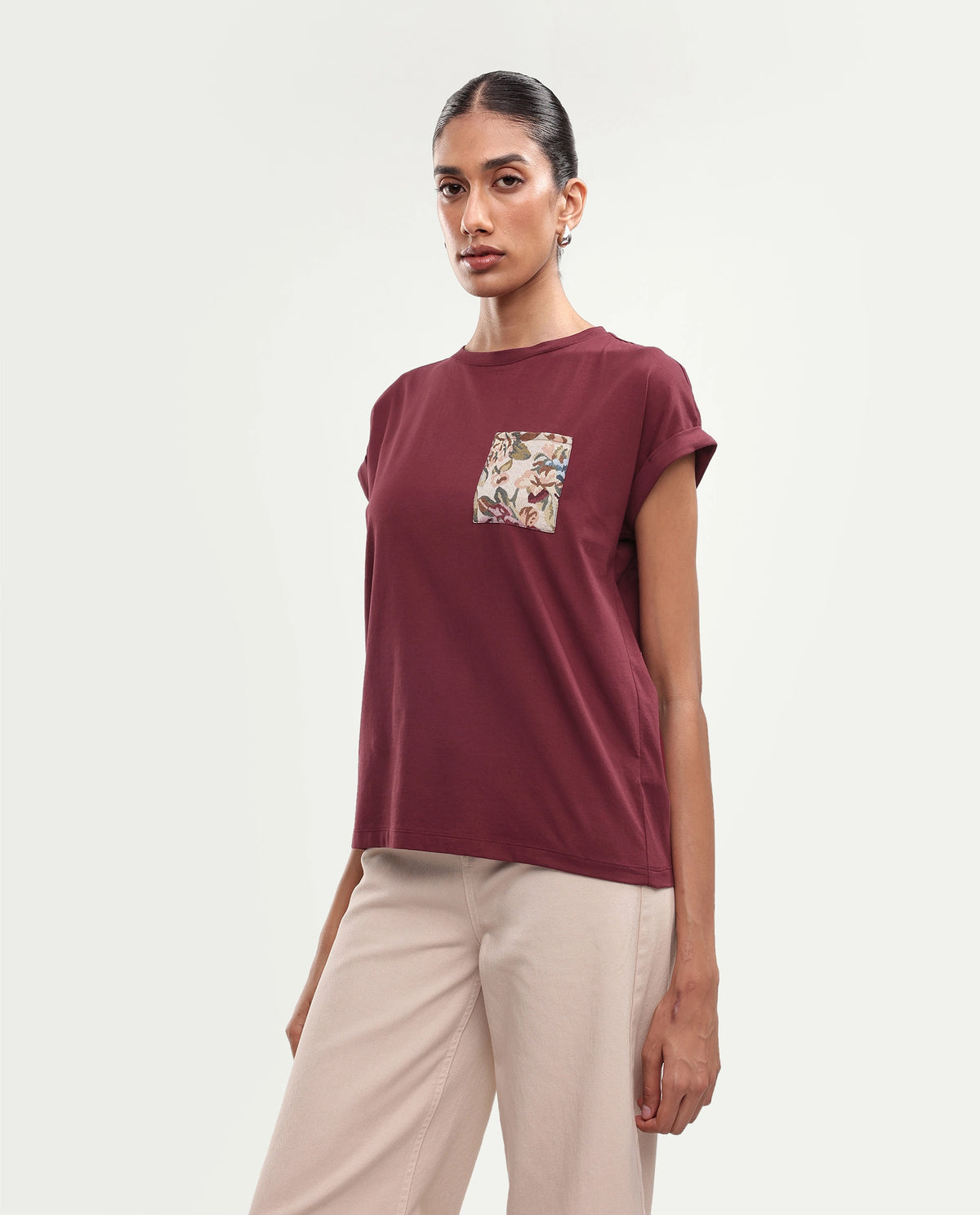 Rareism Women's Tasses Dark Maroon Cotton Blend Crew Neck Relaxed Jacquard T-Shirt
