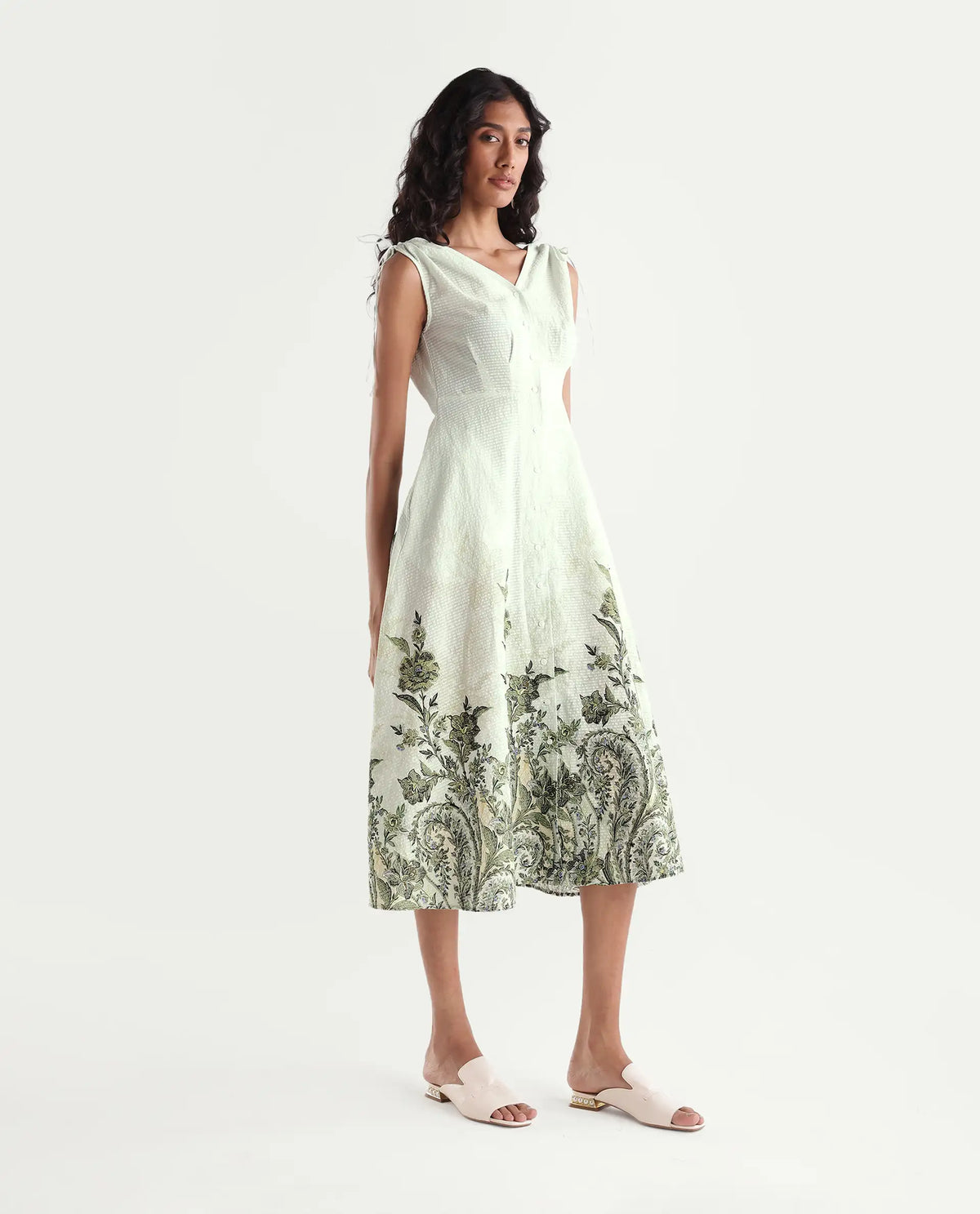 Rareism Women's Zurumi Pastel Green Cotton V-Neck Fit And Flare Floral Print Dress