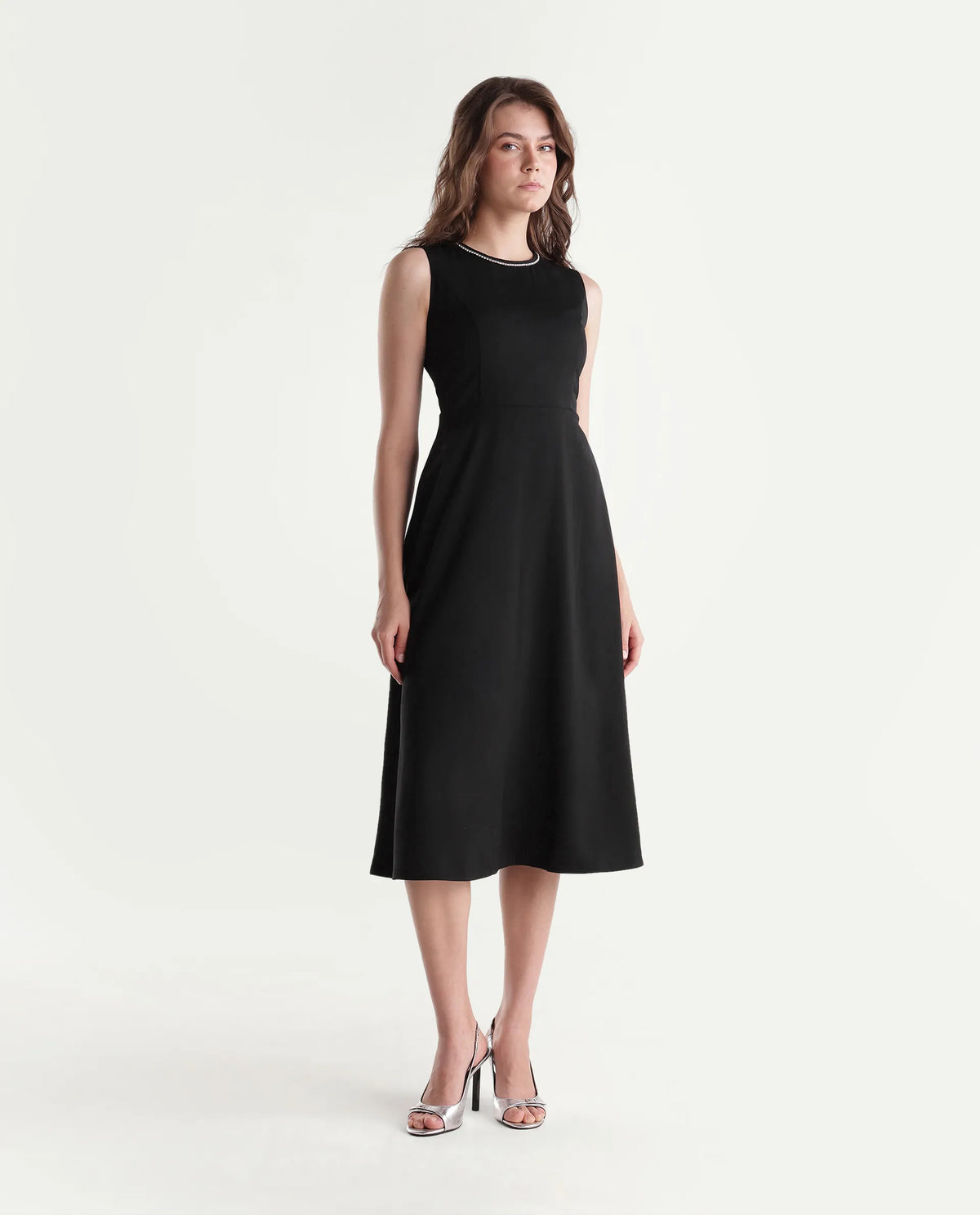 Rareism Women's Xenno Black Polyester Crew Neck Sheath Plain Dress