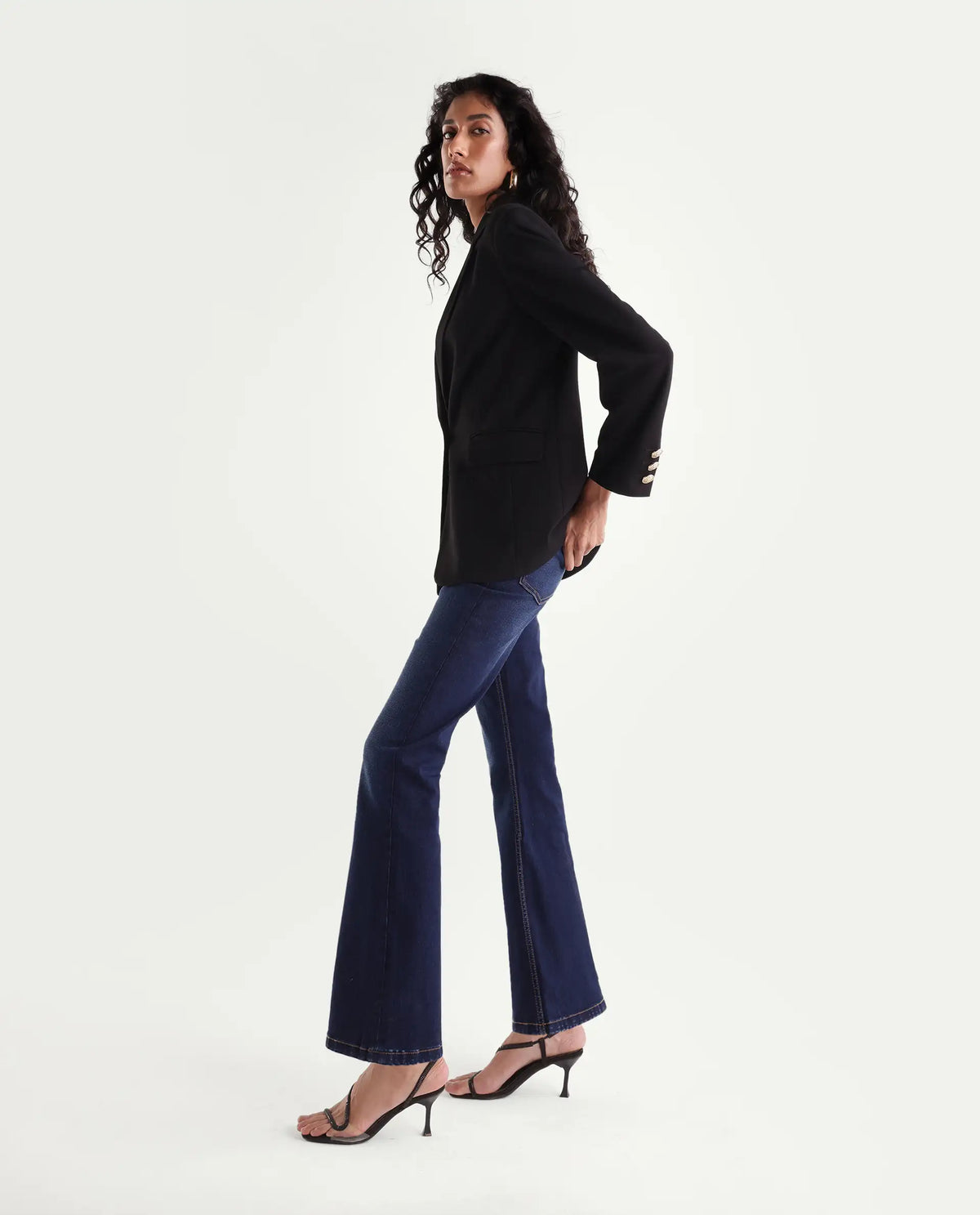 Rareism Women's Bute-3 Dark Blue Cotton Blend Shank And Zipper Bootcut Plain Jeans
