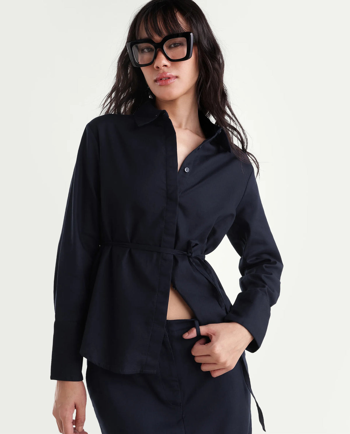 Rareism Women Onwop-T Primary Navy Cotton Spread Collar Plain Fitted Shirt
