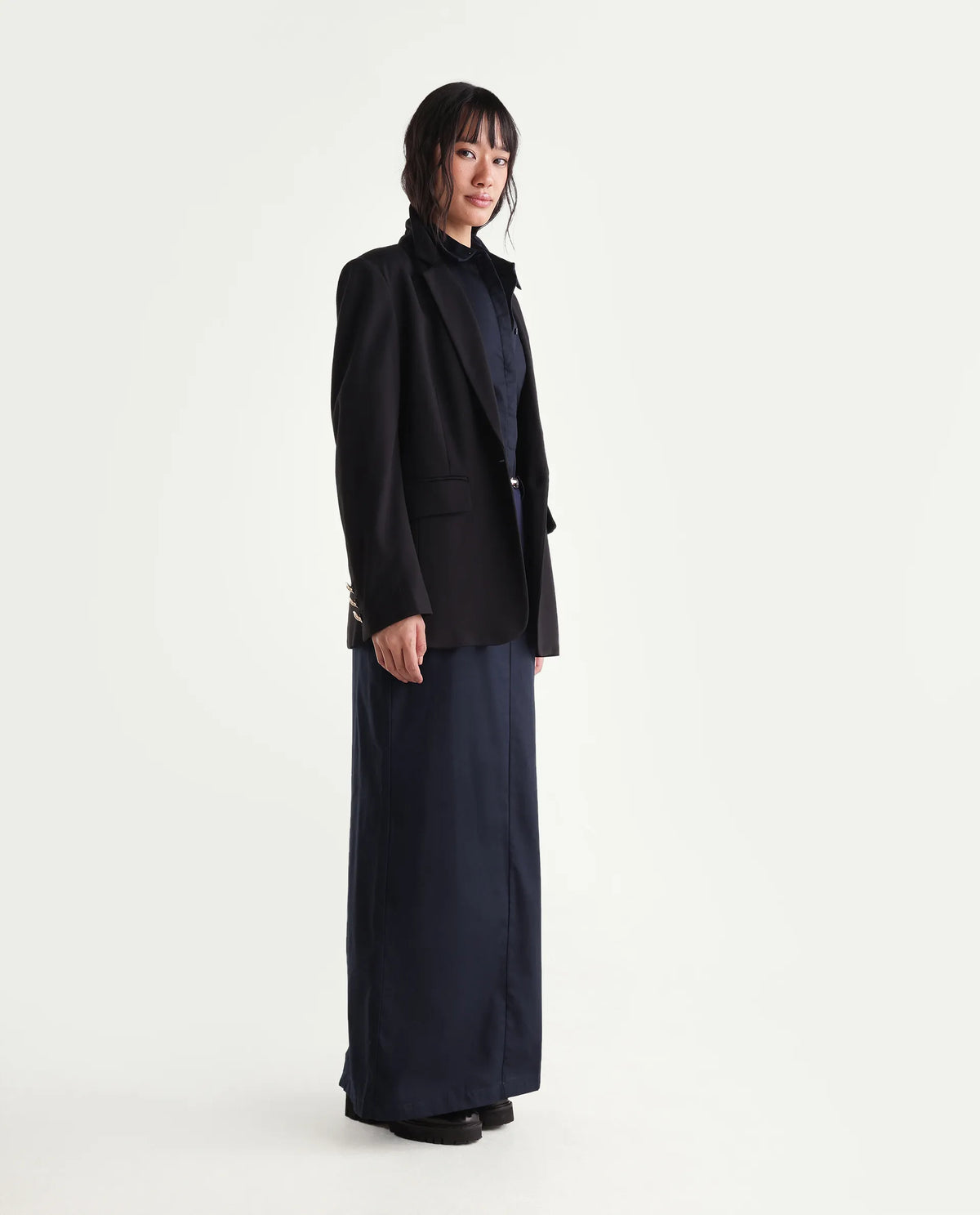Rareism Women Onwop-B Primary Navy Cotton Plain Straight Skirt