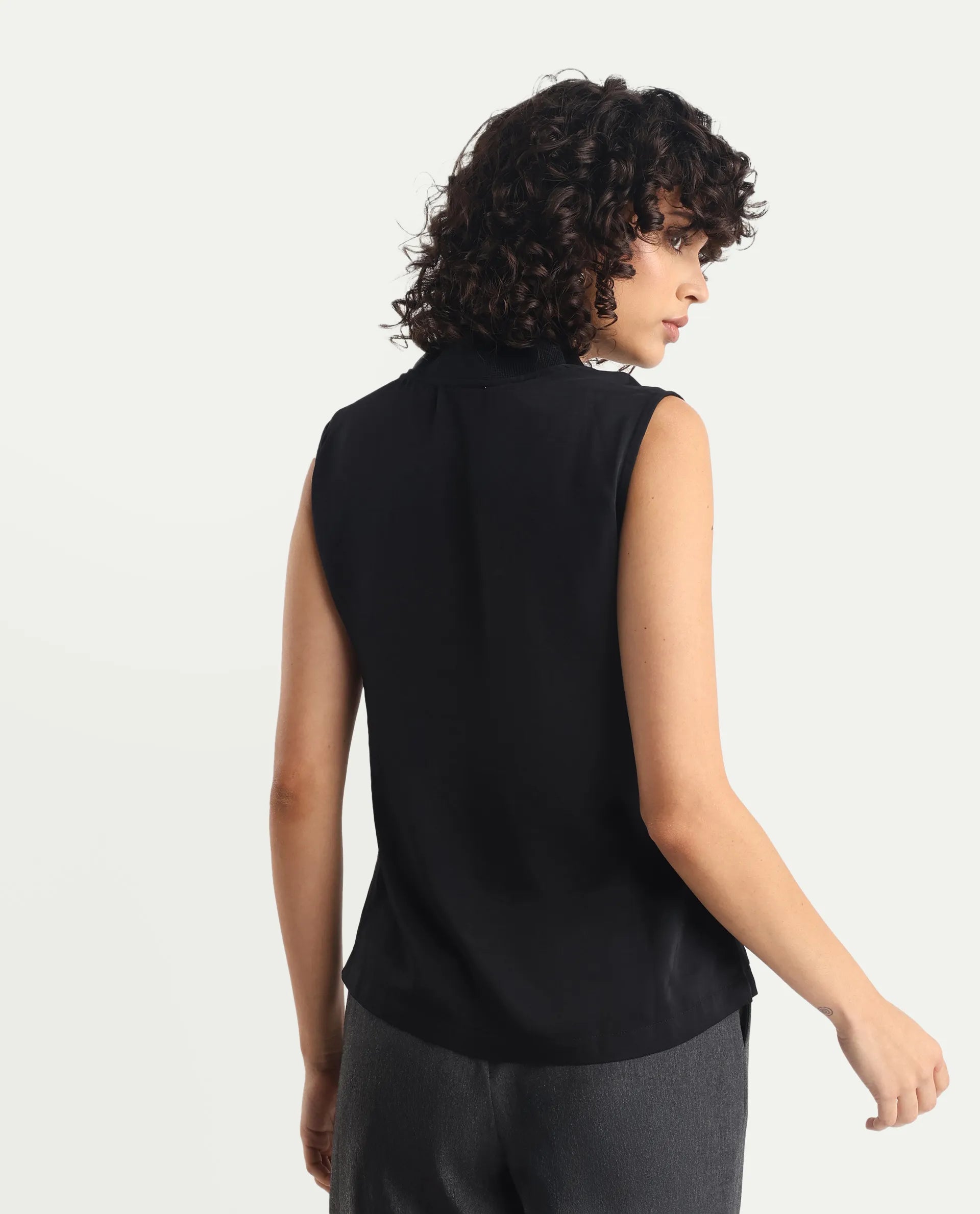 Rareism Women's Siyar Black Satin V-Neck Plain Sleeveless Regular Fit Top