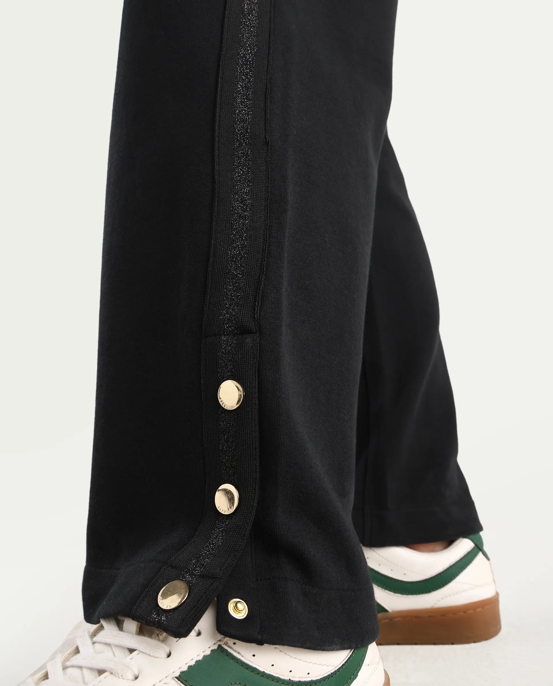 Rareism Women's Tappy Black Cotton Blend Plain Ankle Length Regular Fit Track Pant