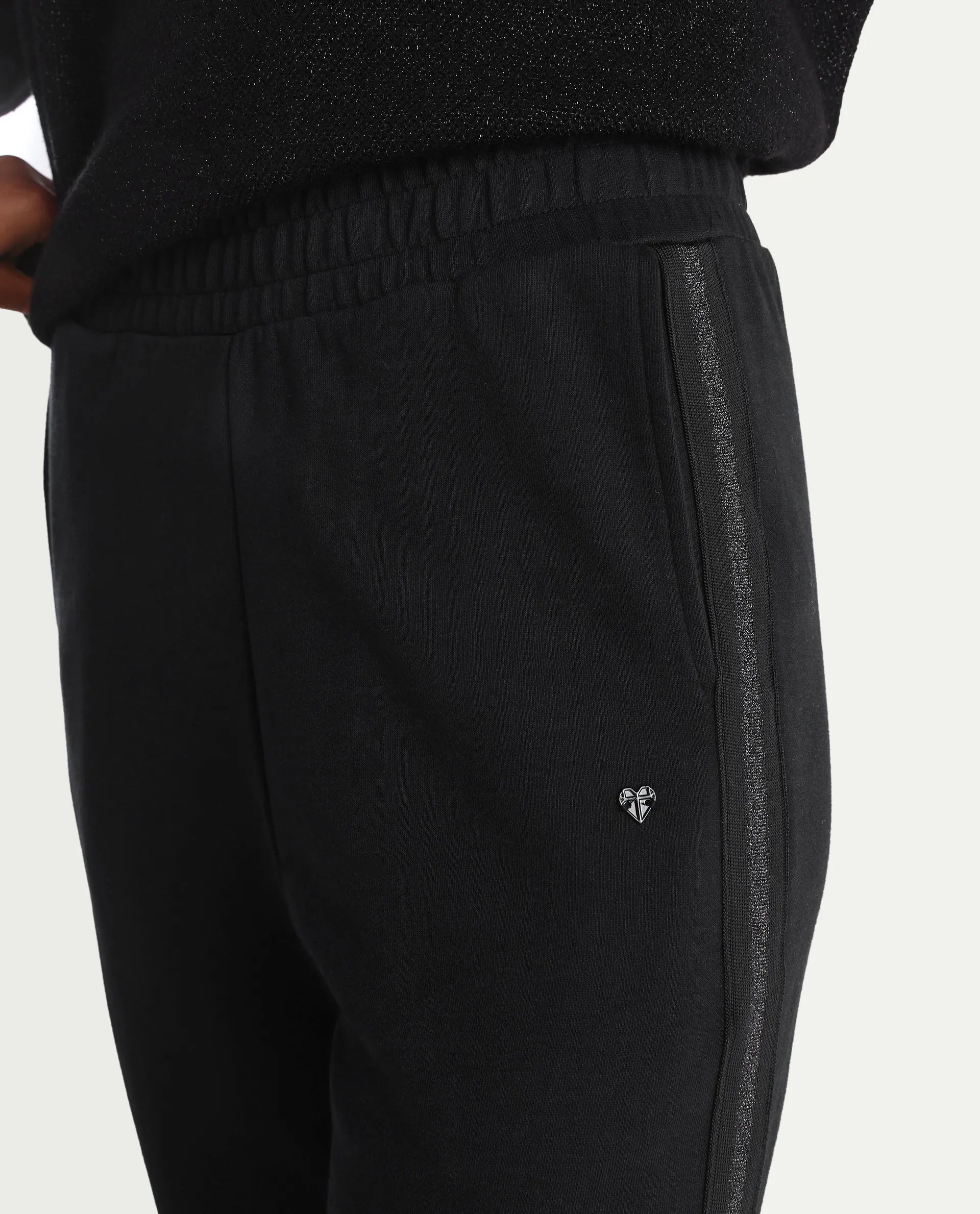 Rareism Women's Tappy Black Cotton Blend Plain Ankle Length Regular Fit Track Pant