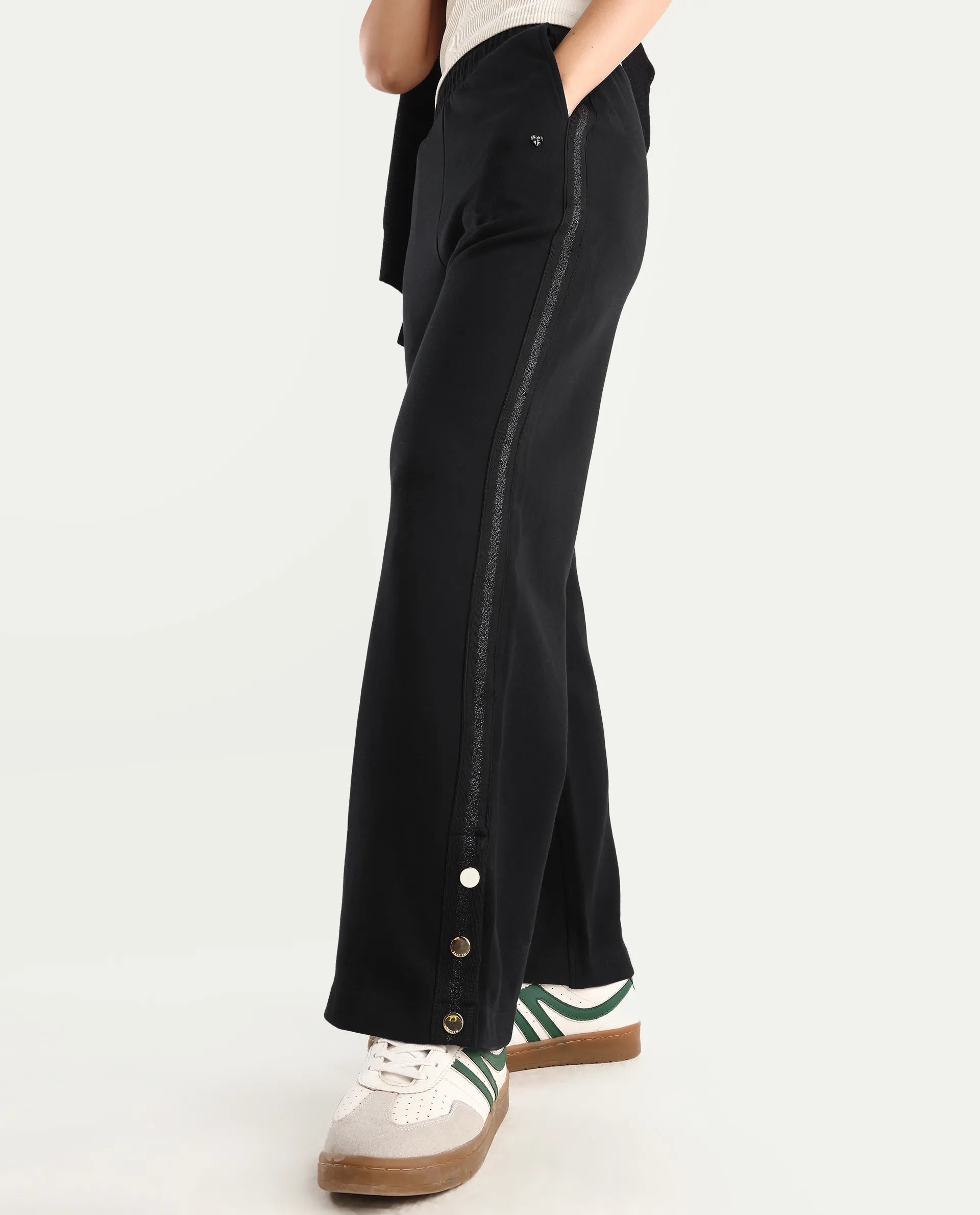 Rareism Women's Tappy Black Cotton Blend Plain Ankle Length Regular Fit Track Pant