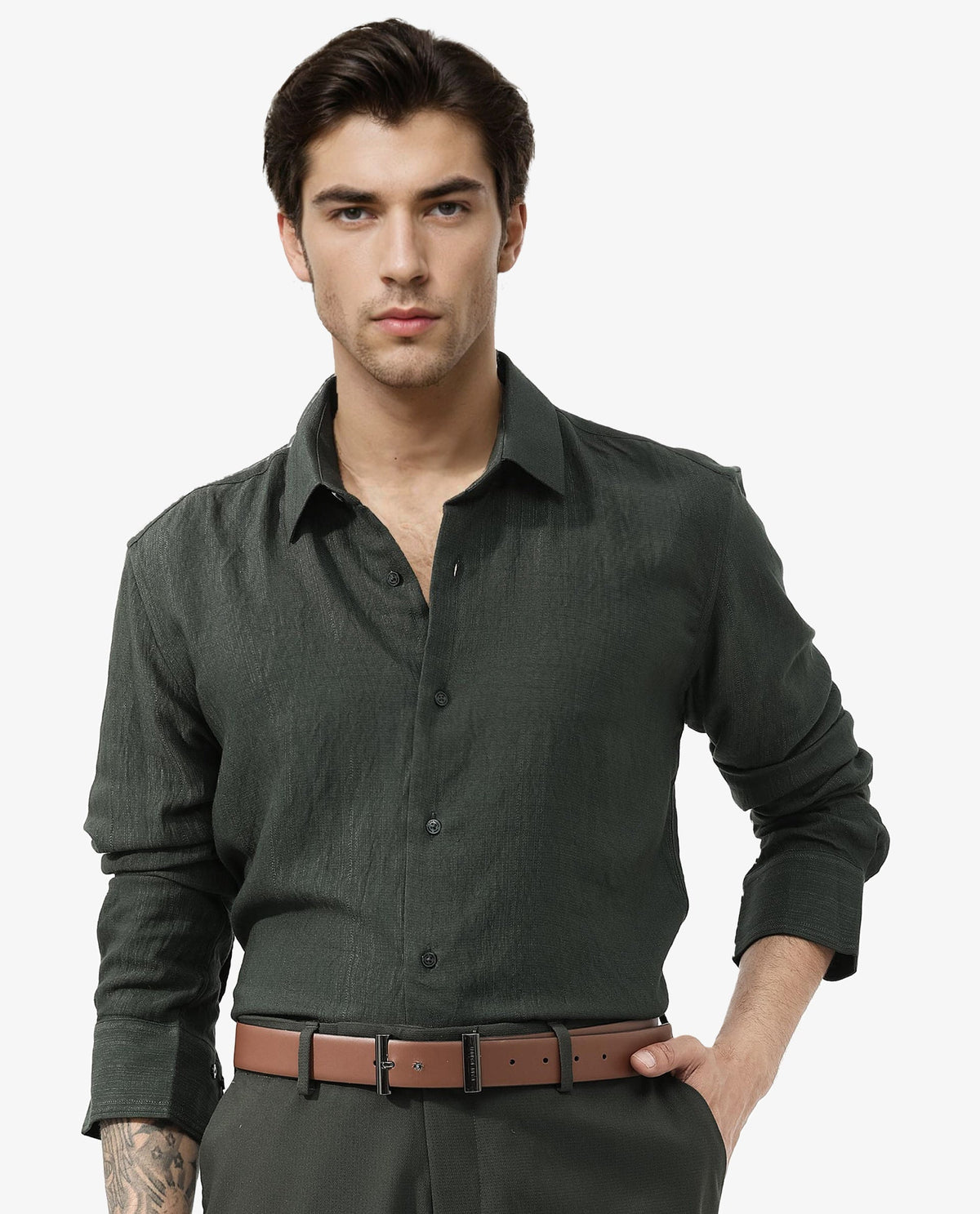 Rare Rabbit Mens Ufa Green Viscose Nylon Fabric Full Sleeve Regular Fit Solid Textured Shirt