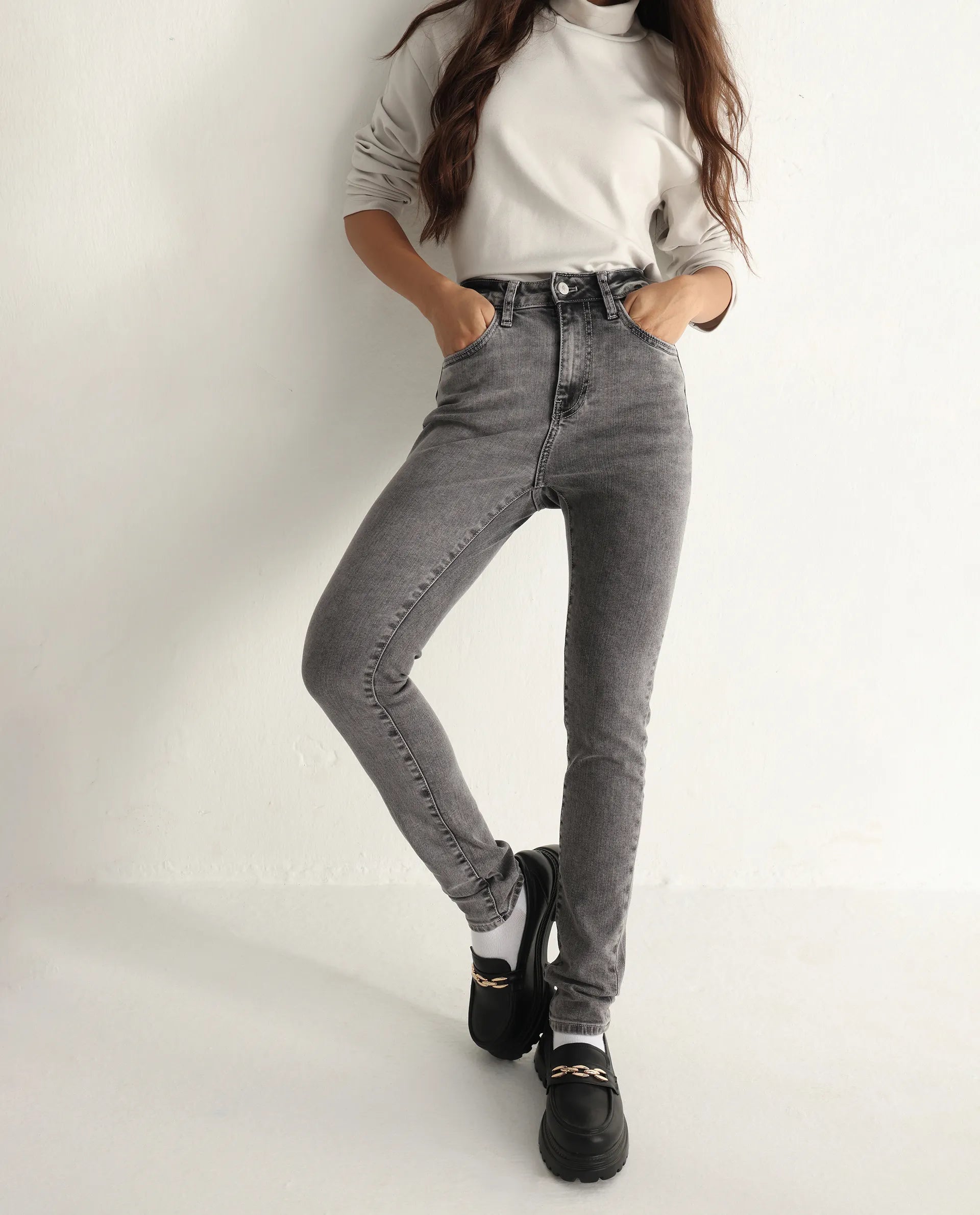 Rareism Women's Zingal Grey Cotton Plain Ankle Length Sleek Skinny Fit Jeans