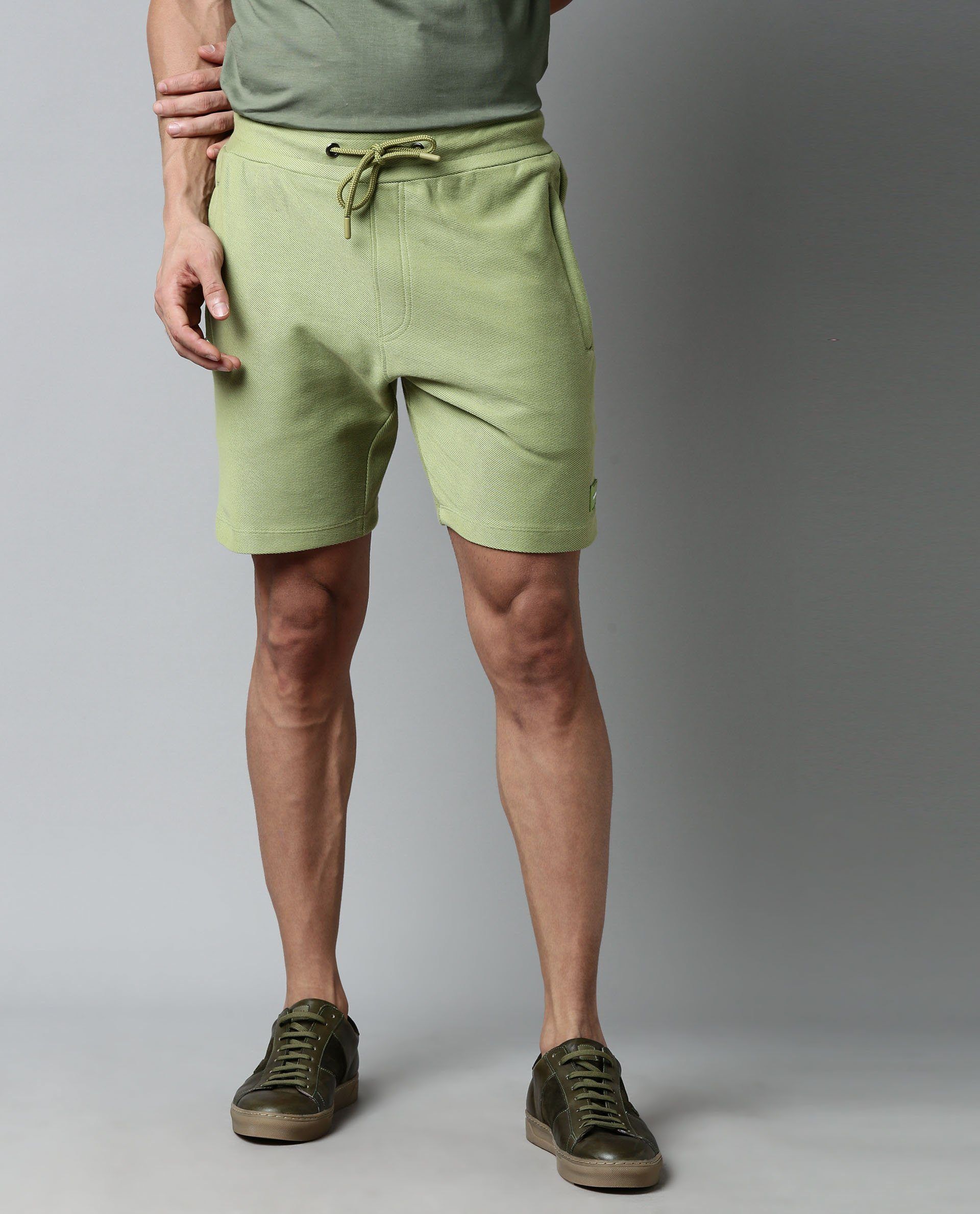 RARE RABBIT MEN'S REBEL GREEN SHORTS SOLID MID RISE
