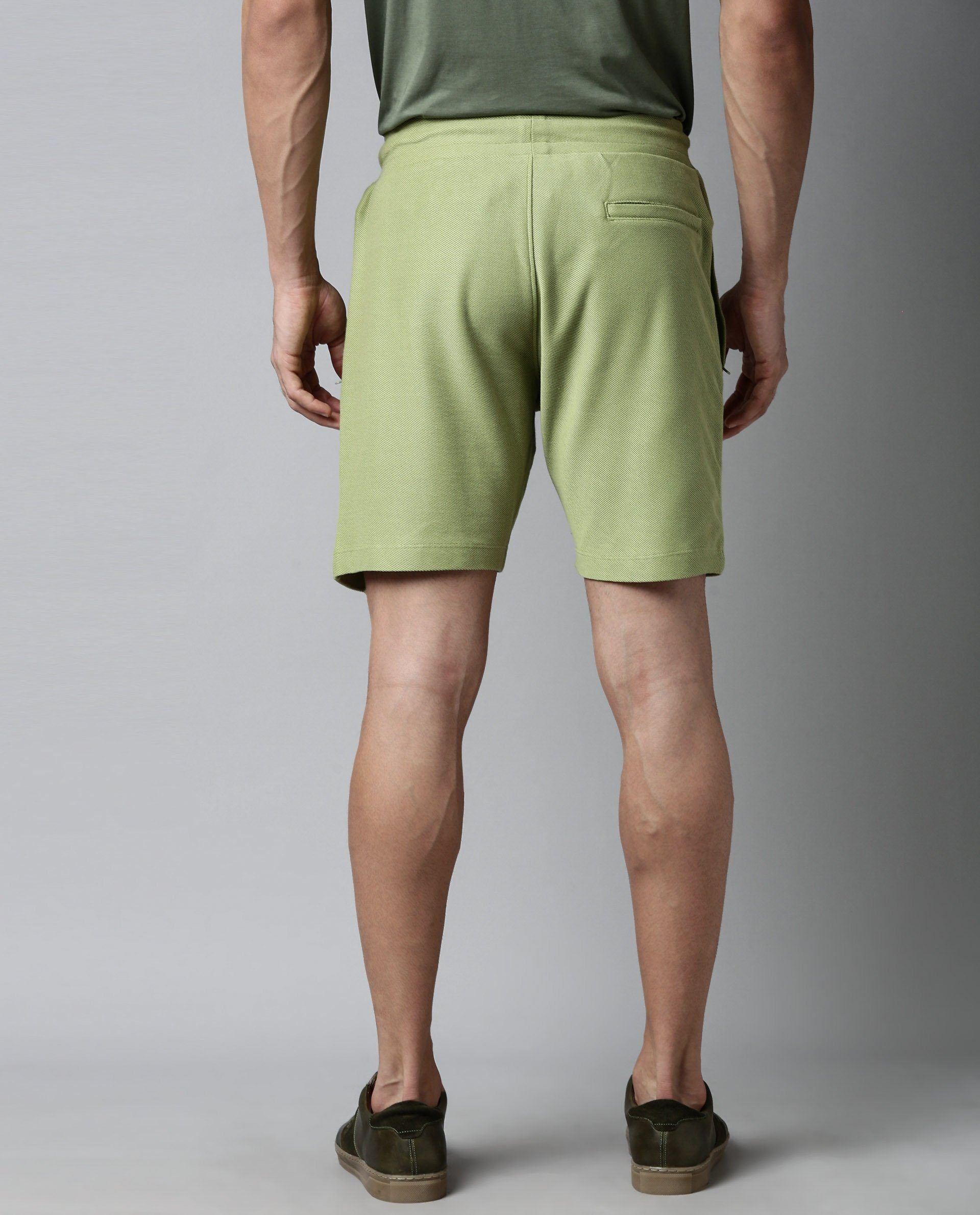 RARE RABBIT MEN'S REBEL GREEN SHORTS SOLID MID RISE