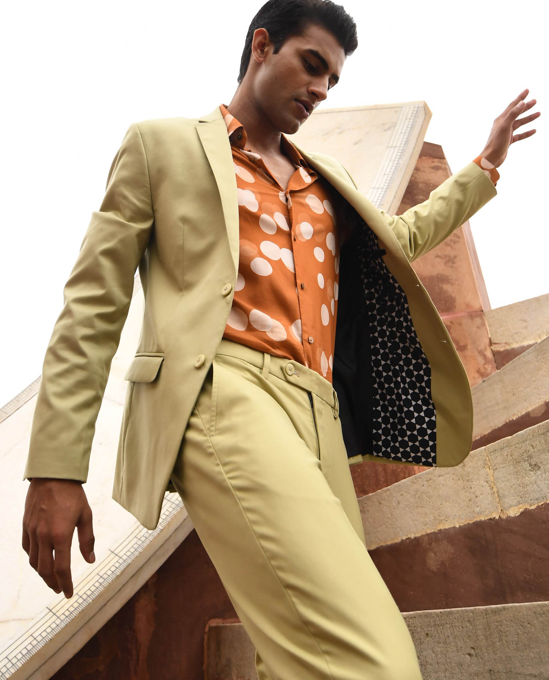 Rare Rabbit Men's Berzu Green Polyester Viscose Fabric Notch Lapel Single Breasted Tailored Fit Solid Blazer