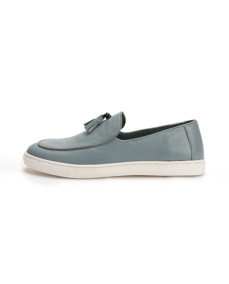 Slip on sneakers with sales tassels