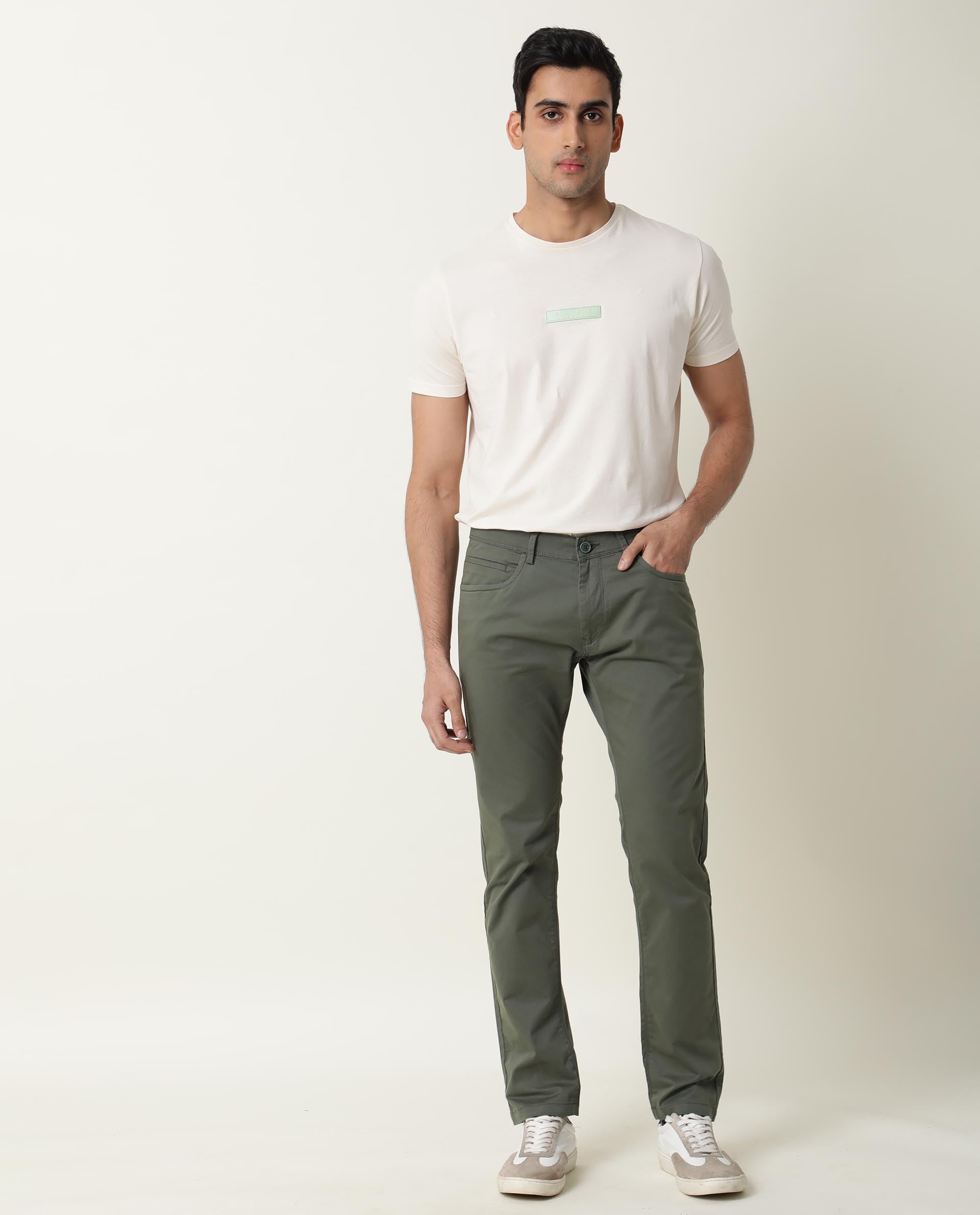 White Shoes with Dark Green Pants Outfits For Men In Their Teens (30 ideas  & outfits) | Lookastic