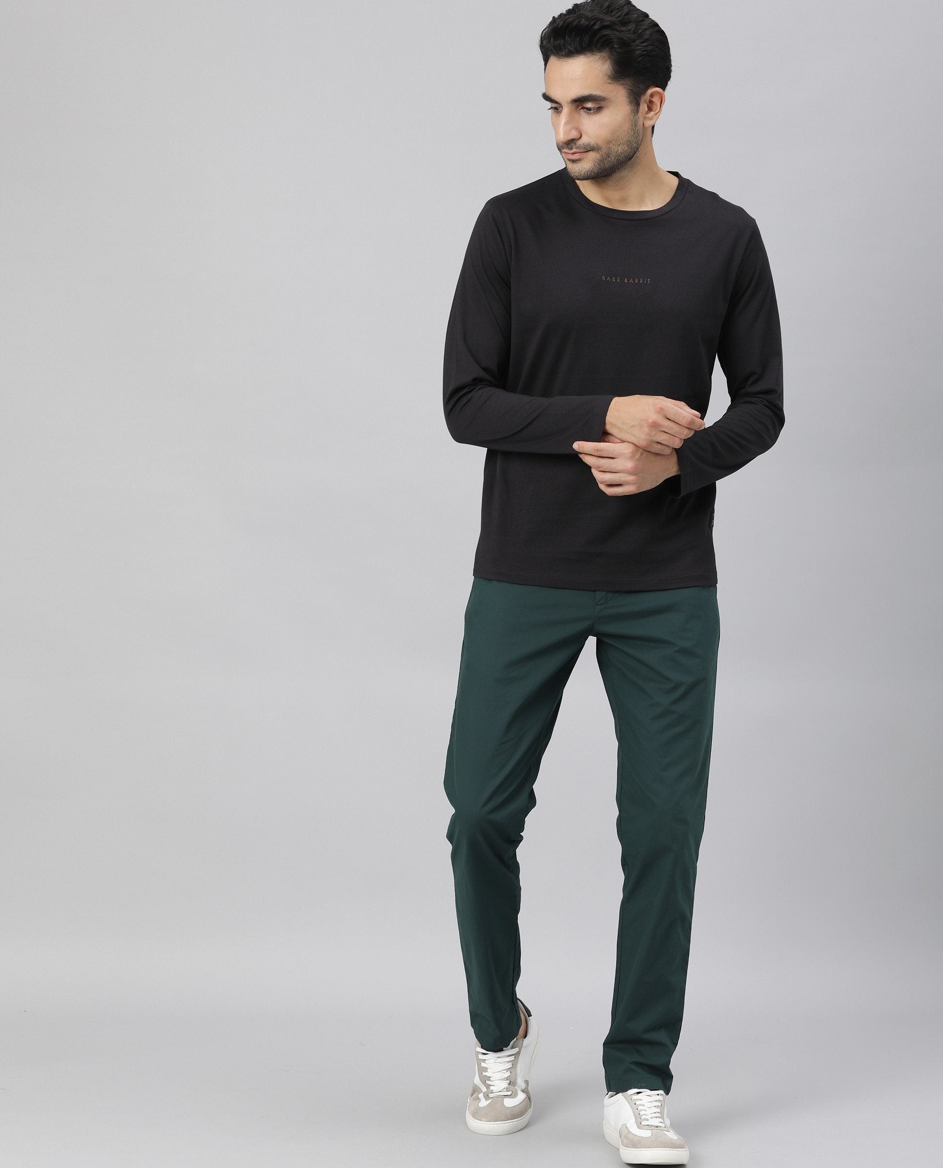 53 Best Men's Green Pants Outfits [2024 Style Guide] | Green pants men,  Pants outfit men, Dark green pants
