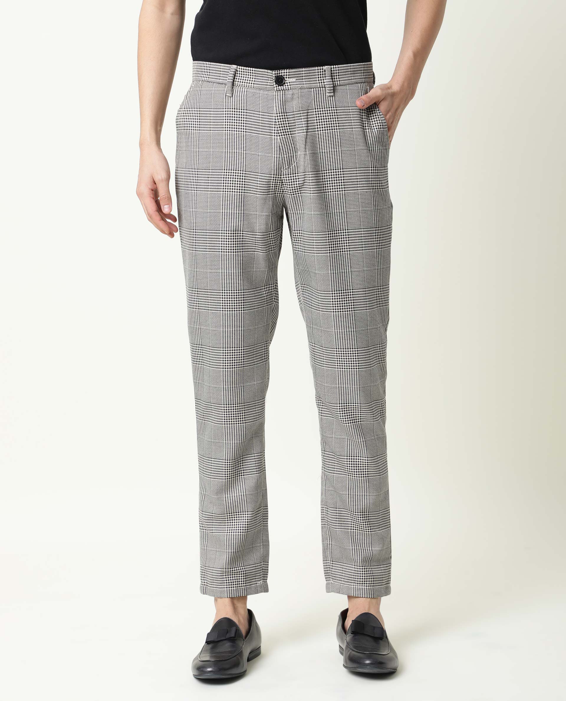 Rare Rabbit Men's Grayson Black Solid Mid-Rise Regular Fit Trouser