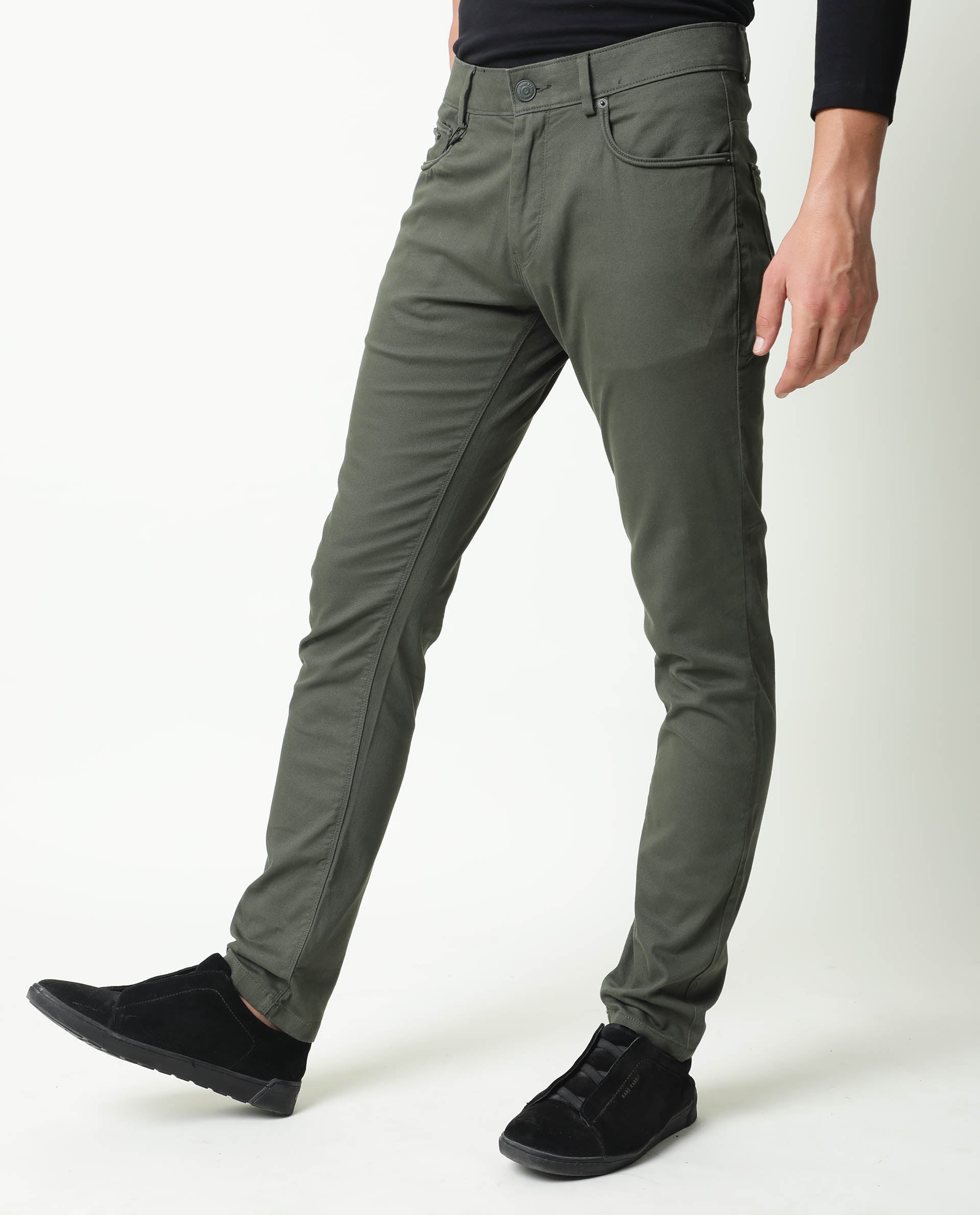 Rare Rabbit Men's Spoke Green Solid Mid-Rise Regular Fit Trouser