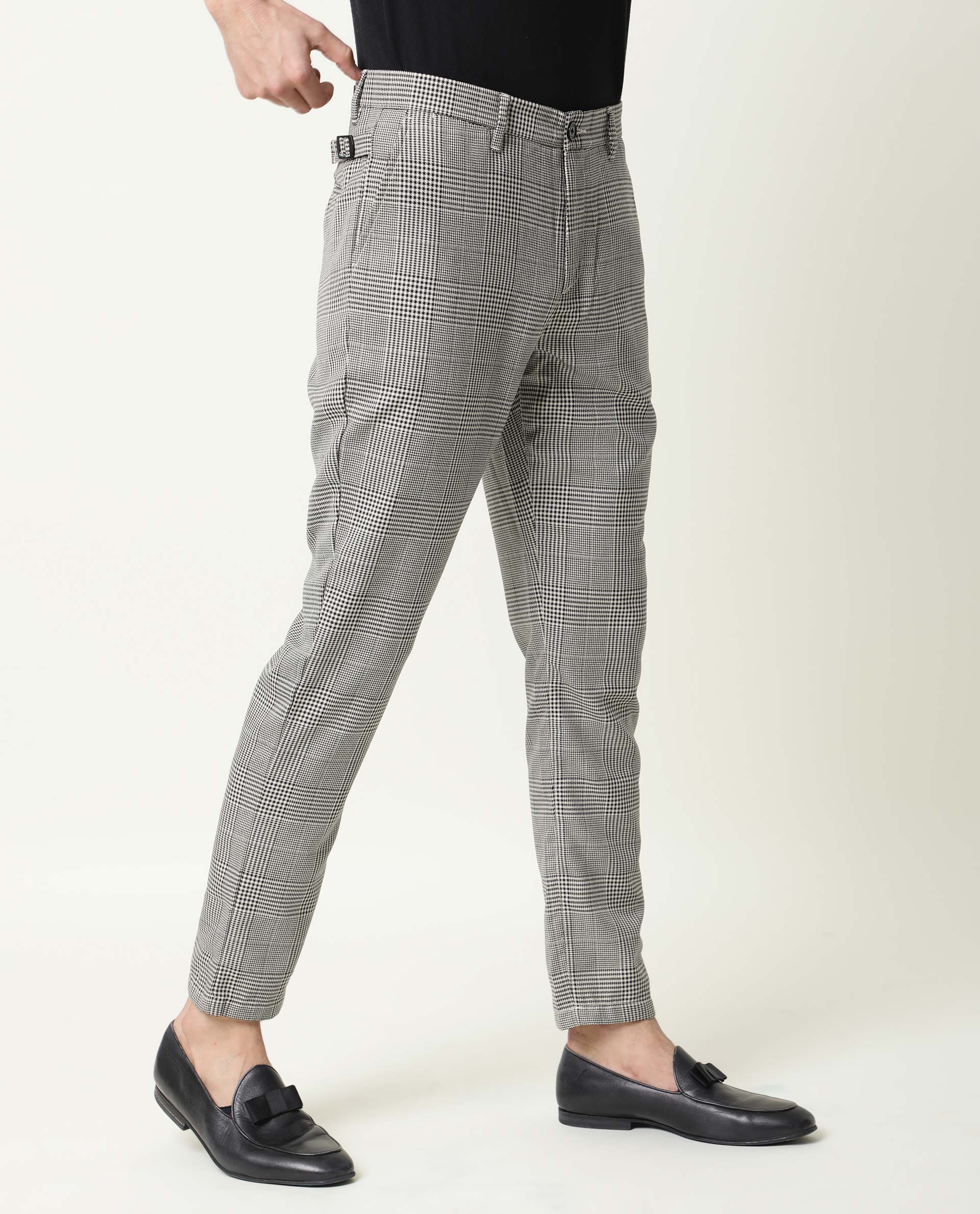 Rare Rabbit Men's Grayson Black Solid Mid-Rise Regular Fit Trouser