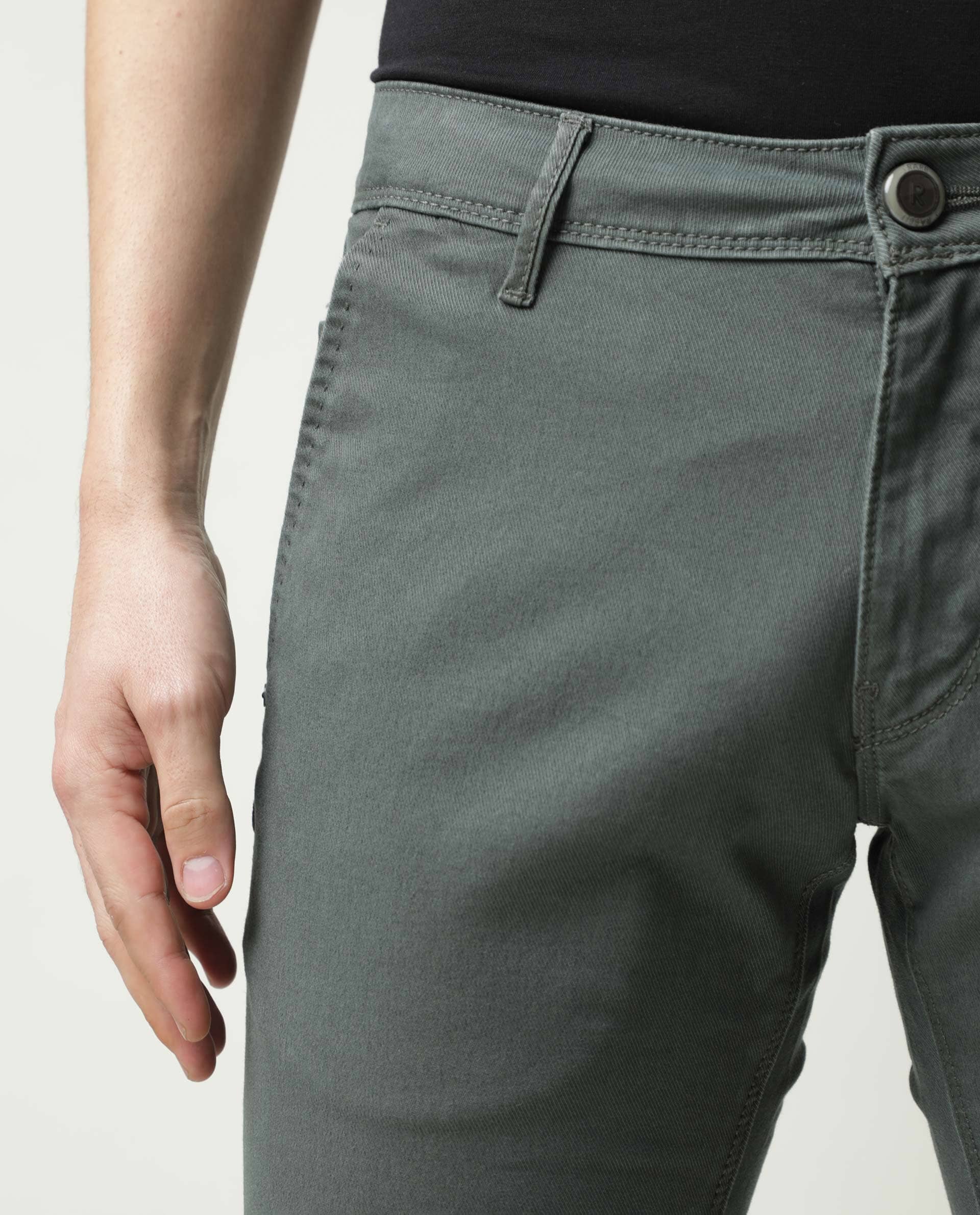 Buy Van Heusen Sport Men Slim Fit Chinos Trousers - Trousers for Men  22764522 | Myntra