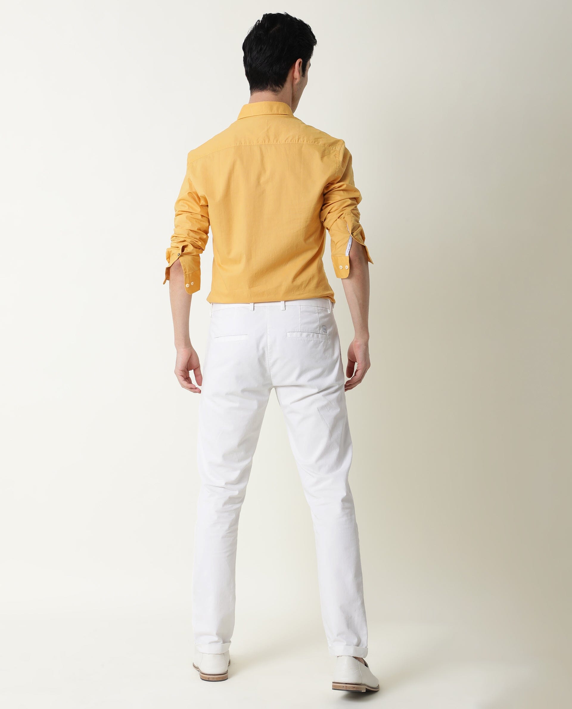 35 Best Men's Outfits with Mustard Pants To Wear This Year
