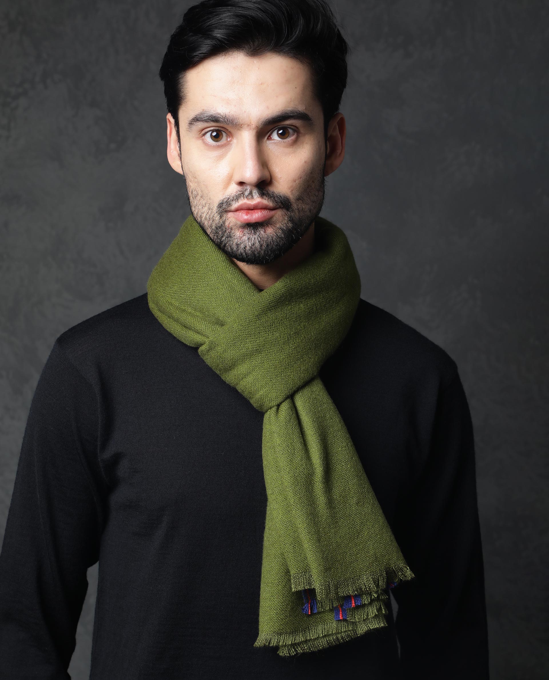 RARE RABBIT MEN'S STREAK OLIVE SCARF SOLID
