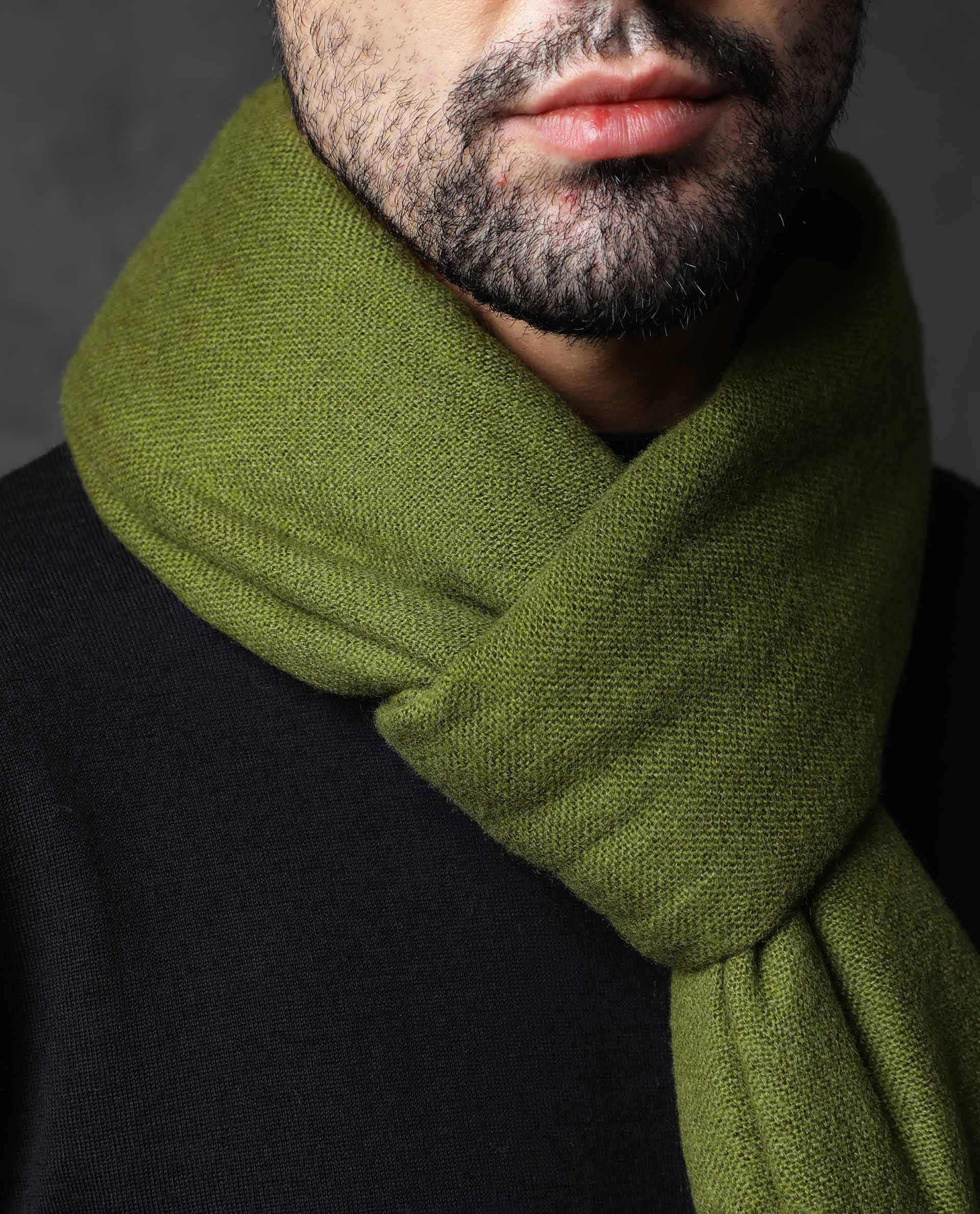 RARE RABBIT MEN'S STREAK OLIVE SCARF SOLID